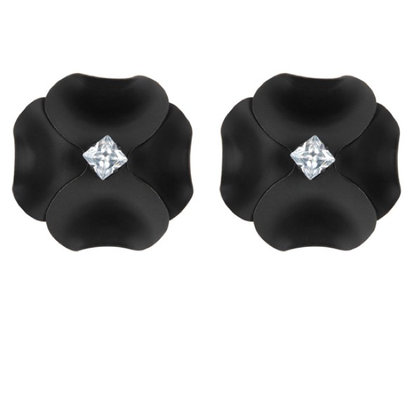 Black Flower Earrings - Picture 2 of 4